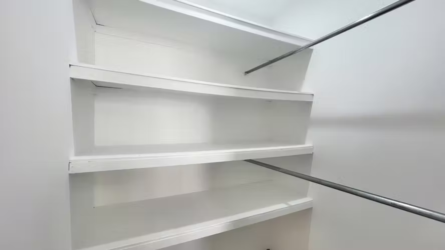 Alquiler de Apto en el SEGUNDO PISO. 2 Hab. 1,5 Baños en Condominio en San Rafael de Escazú - Imagen 14