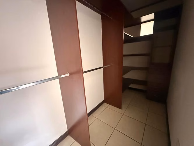 SE ALQUILA APARTAMENTO EN URUCA - Imagen 4