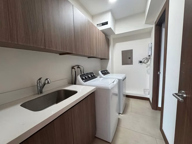 Apartamento en alquiler en torre exclusiva en Escazú - Imagen 4