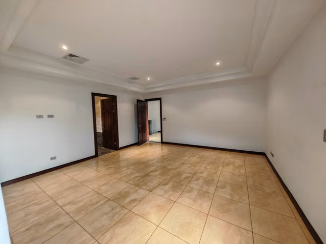 Casa en alquiler en condominio de Santa Ana - Imagen 9