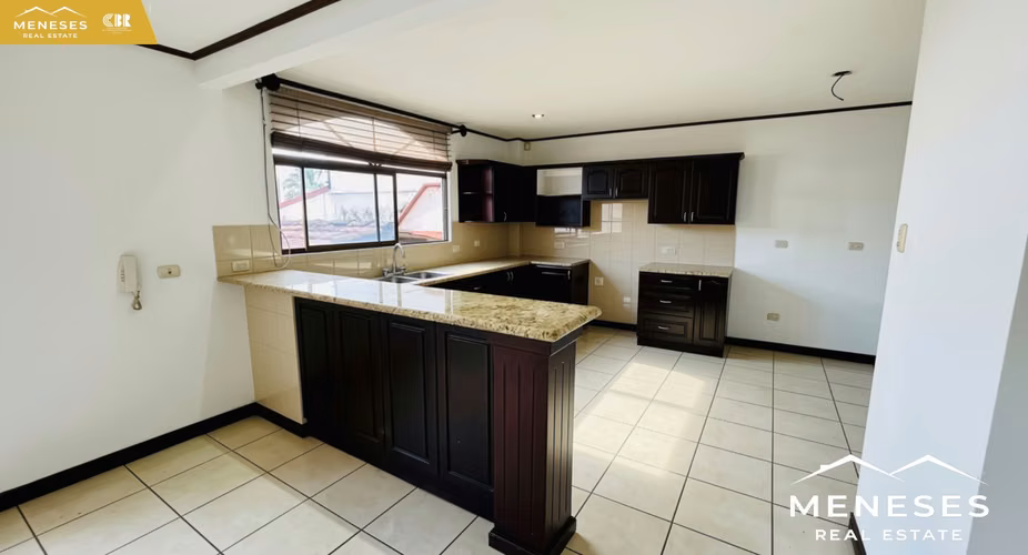 APARTAMENTO EN ALQUILER EN LA URUCA-EL ROBLEDAL – PRIMER PISO. - Imagen 2