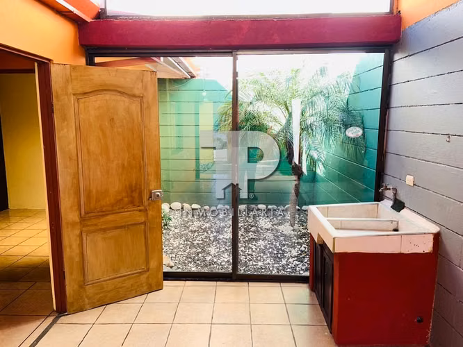 Casa Tipo Apartamento de Una Planta en Heredia- Cerca del Estadio JC63 - Imagen 6