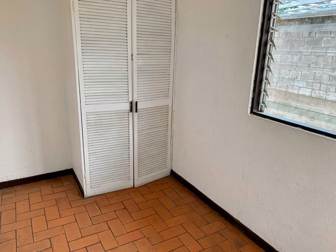 SE ALQUILA APARTAMENTO DE DOS HABITACIONES - EL PRADO - CURRIDABAT - Imagen 4