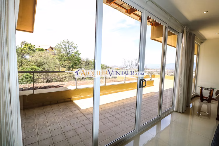 APARTAMENTO AMUEBLADO DE 210 M2 CON TERRAZA GRANDE Y VISTA EN ESCAZU - Imagen 15