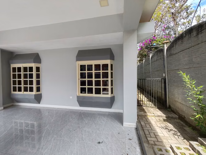 Espectacular Casa de Una Planta con Amplio Terreno en Residencial de San Rafael de Heredia