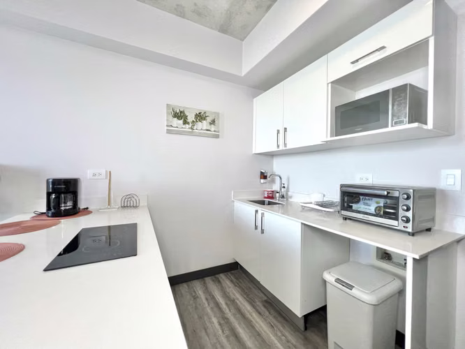 Alquiler de apartamento en Secrt Sabana (Mata Redonda). 1 Habitación. Amueblado. - Imagen 6