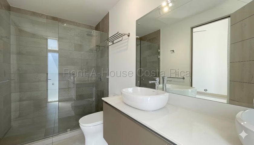 Venta de casa en Guachipelín Escazú - Imagen 8