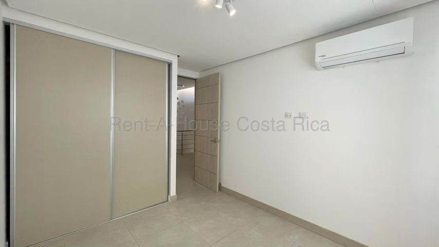Venta de casa en Guachipelín Escazú - Imagen 9