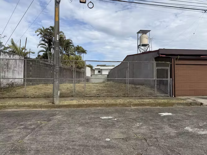 Lote en Venta en Sabana Sur de 289 m² planos