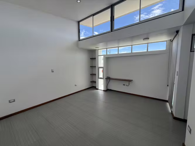 VENTA CASA CON PISCINA PRIVADA EN BELLO HORIZONTE DE ESCAZÚ (MJ) - Imagen 7