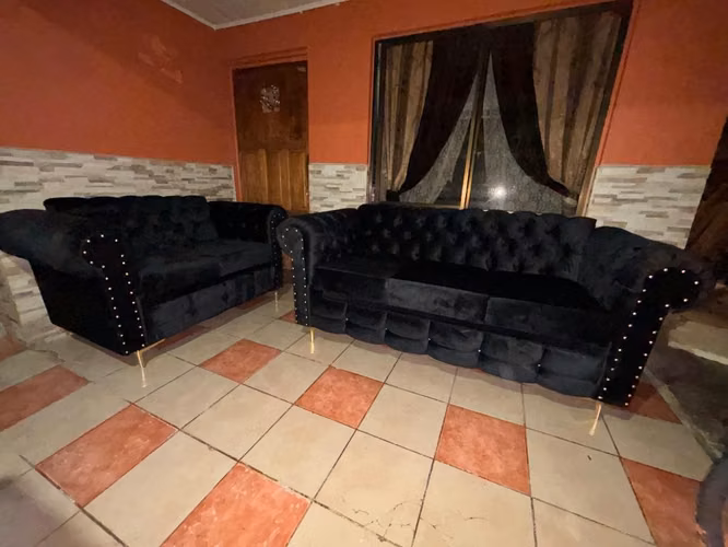 Elegante Sofá / Juego de Sala estilo Chesterfield (Fabricación Personalizada) - Imagen 3