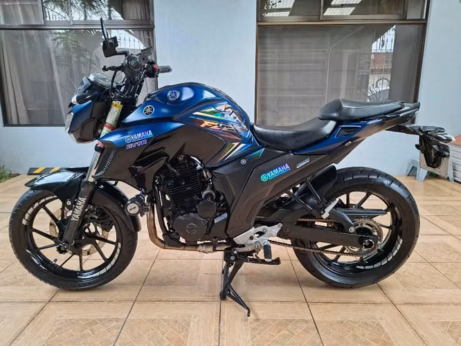 Yamaha FZ250