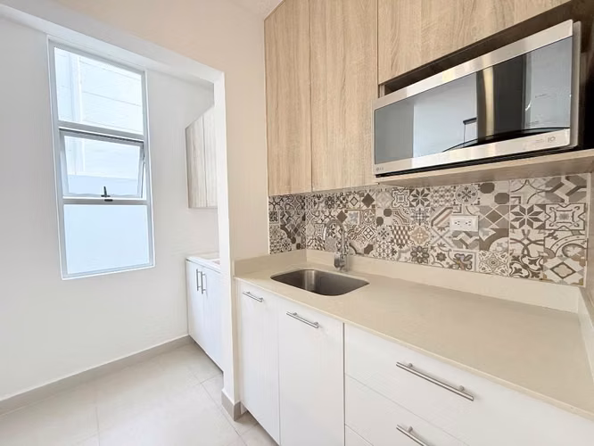 Alquiler de hermosa casa de 2 habitaciones con baño privado - Imagen 3