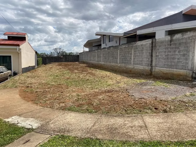 Spacious, flat lot in a private gated community – Río Segundo, Alajuela