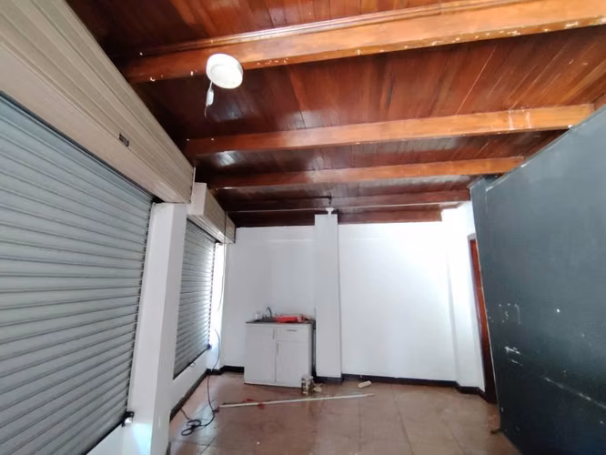 Local Comercial Alajuela- parqueo- Fte calle - Imagen 4
