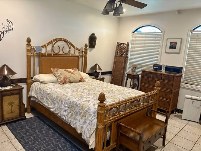 Condo Amueblado de 2 Habitaciones / 2 Baños en Comunidad Tipo Resort con Jardines – Santa Ana #27349 - Imagen 11