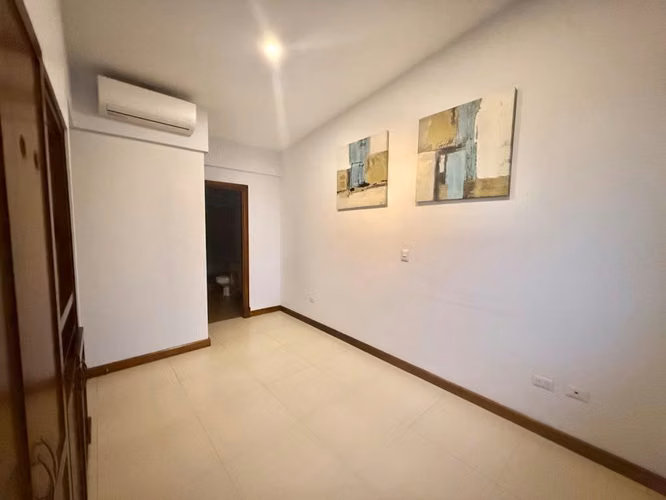 Amplia en venta | Condominio Villa Real | Heredia Centro - Imagen 6