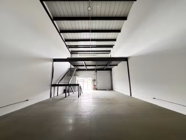 Venta Bodegas Nuevas Escazú Guachipelín 240m2