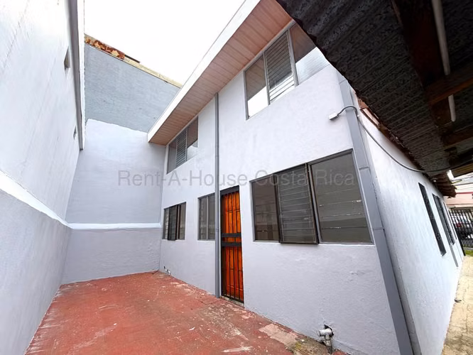 Venta de casa amplia y esquinera en Los Yoses Sur - Imagen 8