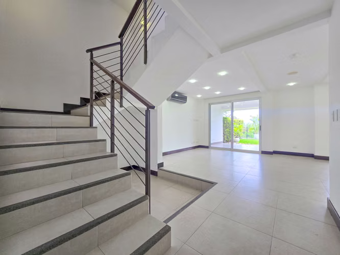 JABONCILLOS ESCAZU! CONDO CON VISTA / JARDIN Y LINEA BLANCA - Imagen 16