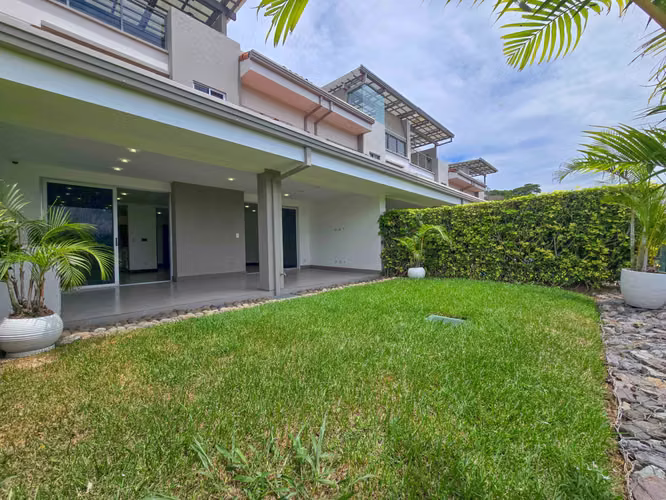 JABONCILLOS ESCAZU! CONDO CON VISTA / JARDIN Y LINEA BLANCA - Imagen 4