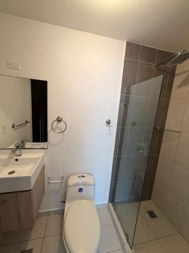 Apartamento Amplio con Balcón, Parqueo y Amenidades|Torres de Granadilla