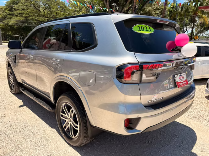 FORD EVEREST XLT-2023-AUTO-SHIFT TRONIC-7 PSJ- - Imagen 3