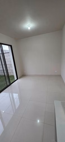 Casa recién terminada - Imagen 4