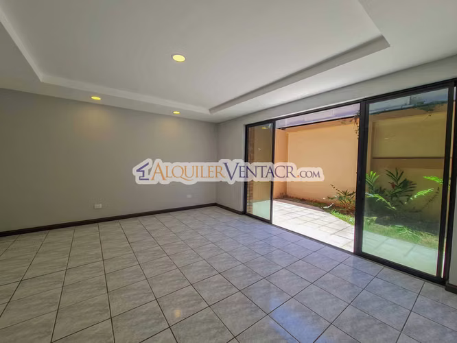 CONDO DE 3 HABIT. + DE SERVICIO + SALA TV EN BELLO HORIZONTE ESCAZU - Imagen 15