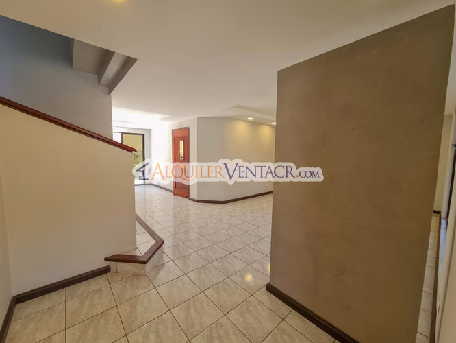 CONDO DE 3 HABIT. + DE SERVICIO + SALA TV EN BELLO HORIZONTE ESCAZU - Imagen 4