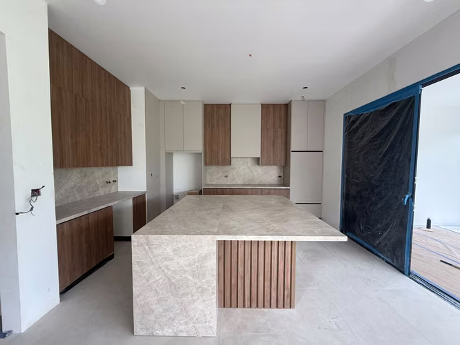 Casa de lujo 361m² - Hacienda Los Reyes - La Guácima - 98% avance - 3 hab + oficina RZ - Imagen 8