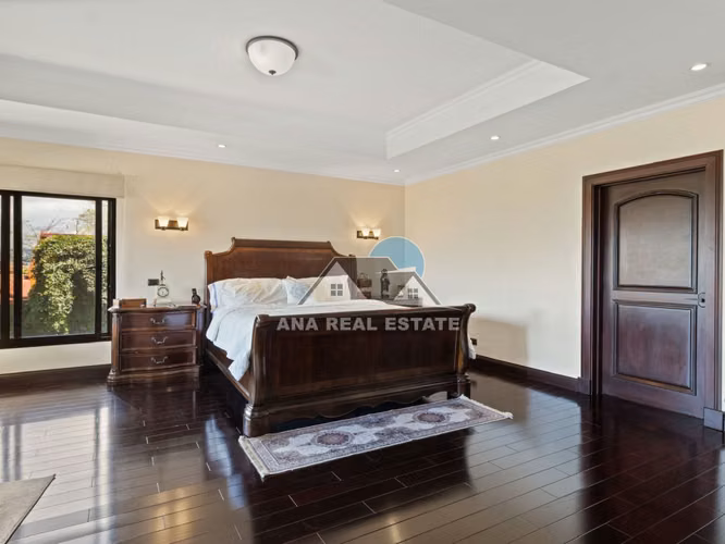 Residencia de lujo con elevador en Escazú | 600 m² y terreno de 1.453 m² - Imagen 10