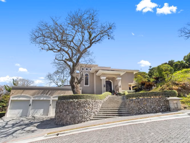 Residencia de lujo con elevador en San Rafael Escazu - Imagen 4