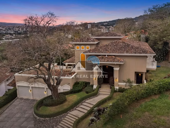 Residencia de lujo con elevador en Escazú | 600 m² y terreno de 1.453 m² - Imagen 20