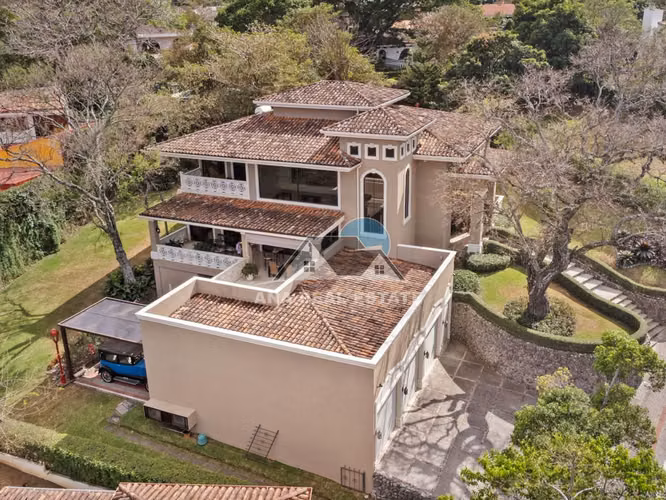 Residencia de lujo con elevador en Escazú | 600 m² y terreno de 1.453 m² - Imagen 15