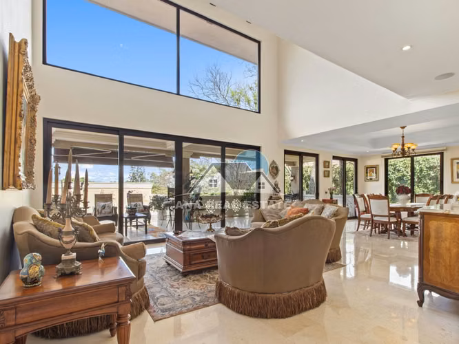 Residencia de lujo con elevador en Escazú | 600 m² y terreno de 1.453 m² - Imagen 5
