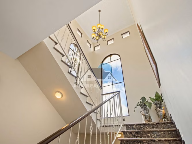 Residencia de lujo con elevador en Escazú | 600 m² y terreno de 1.453 m² - Imagen 8