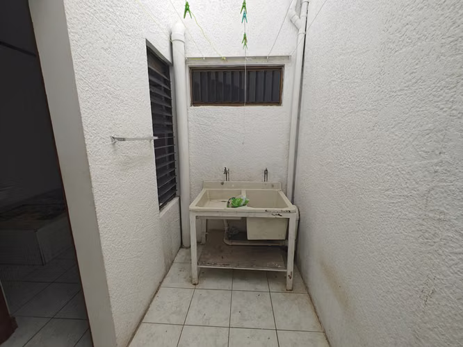 Casa uso de suelo mixto de 2 plantas frente al Edificio Franklin Chang Díaz - Imagen 6