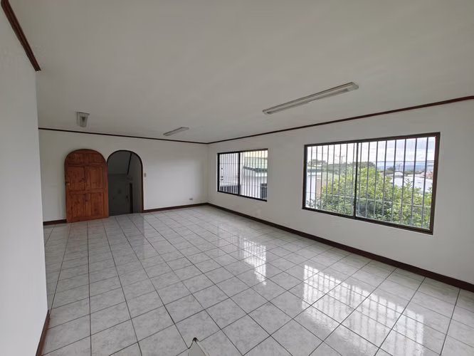 Casa uso de suelo mixto de 2 plantas frente al Edificio Franklin Chang Díaz - Imagen 19
