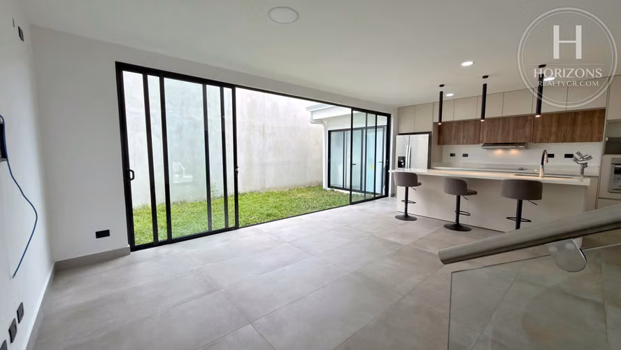 Casa Esquinera en Venta Condominio NAIA, Guachipelín Escazú NJA1415JB-V - Imagen 9