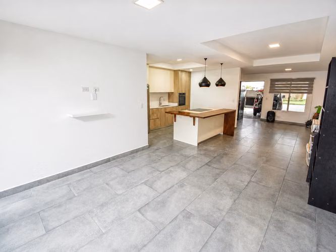 ALQUILER DE CASA CON LÍNEA BLANCA EN CONDOMINIO RÍO PALMA* - Imagen 3