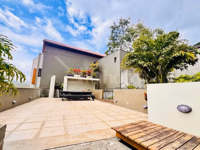 id 41330  Town House en venta - Cedros de Montes de Oca