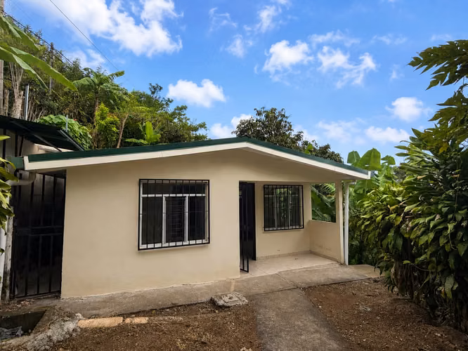 Se Vende Casa en San Gabriel de Aserrí, financiamiento del 99% Prima de solo ¢