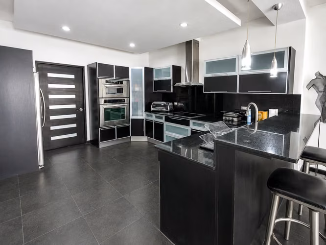 ALQUILER DE CASA MODERNA EN CONDOMINIO VISTA DEL RÍO, TREJOS MONTEALEGRE - Imagen 4