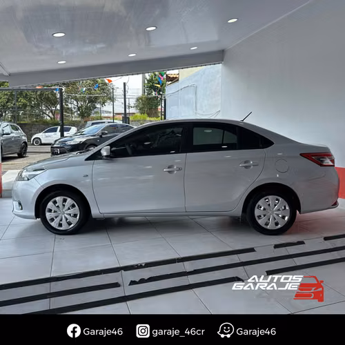 TOYOTA YARIS E 2018 Automático - Imagen 10