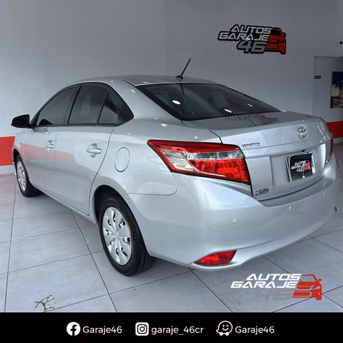 TOYOTA YARIS E 2018 Automático - Imagen 6