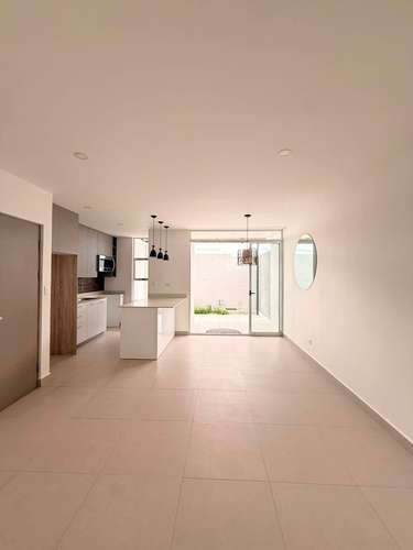 Venta de Casa en Condominio con Ático y Amenidades Premium – Vistas Santa Ana Río Oro - Imagen 10