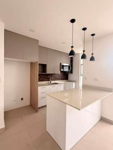 Venta de Casa en Condominio con Ático y Amenidades Premium – Vistas Santa Ana Río Oro