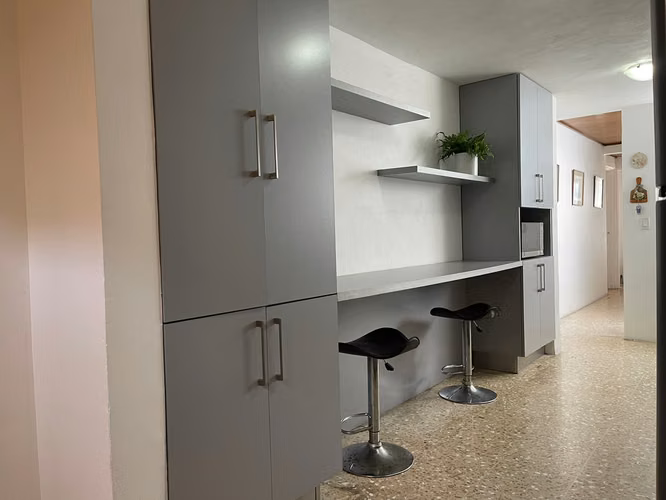 Apartamento semi amueblado en alquiler en Sabana Sur! P645 - Imagen 4