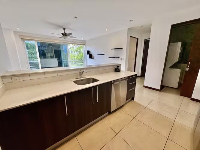 DISTRITO CUATRO ESCAZU-MODERNO APARTAMENTO  2 HAB/2BAÑOS / LINEA BLANCA - Imagen 4